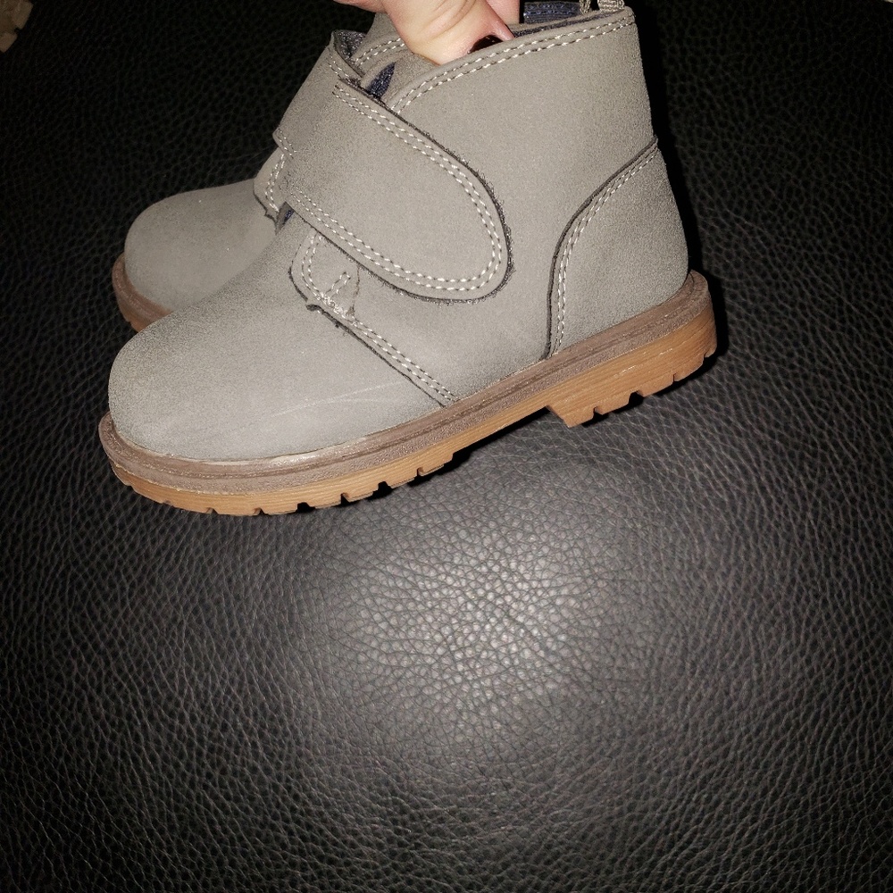 Carters boots